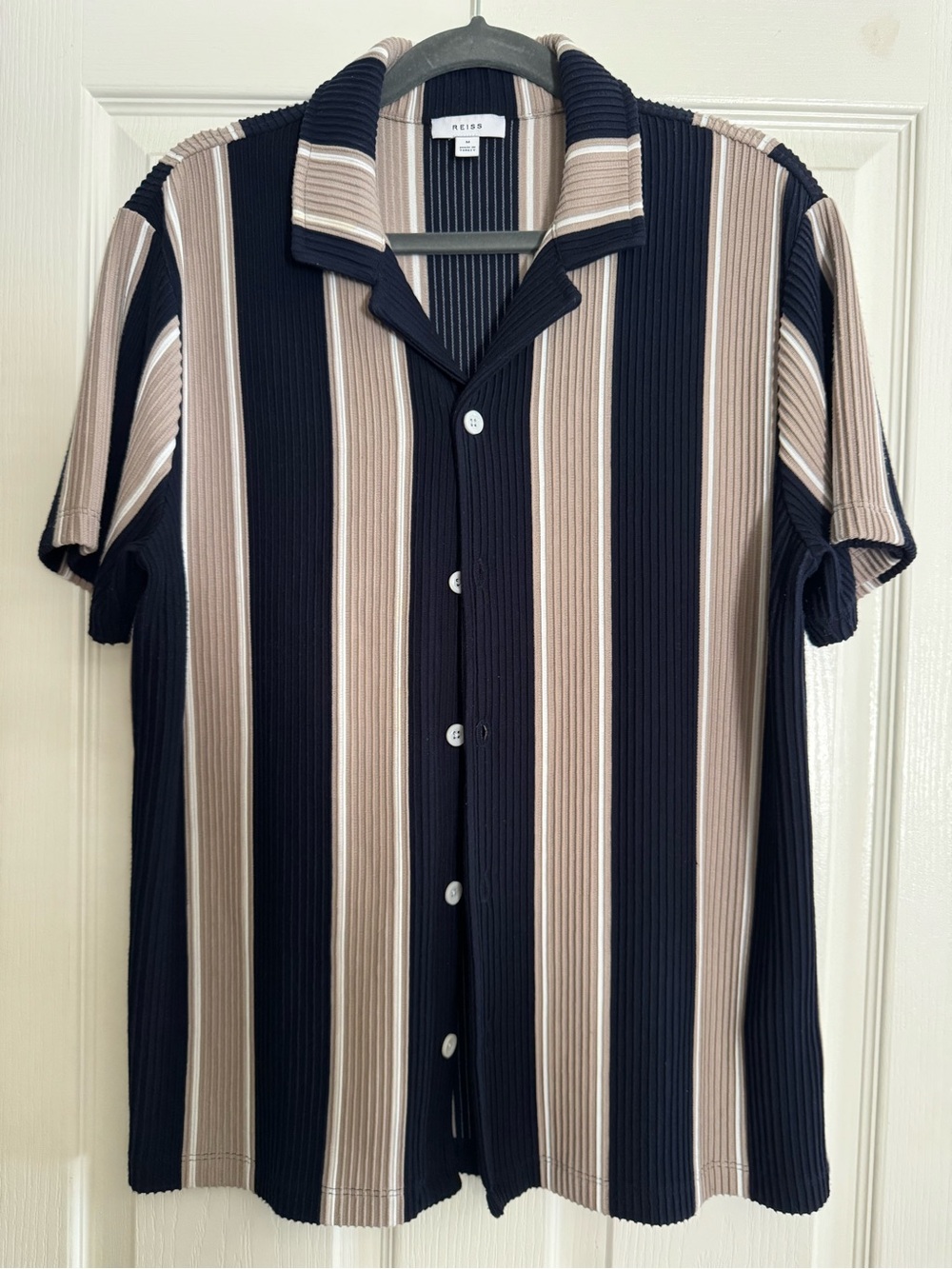 Reiss Vertical Stripe Short Sleeve Button-Up Shirt in Navy and Beige